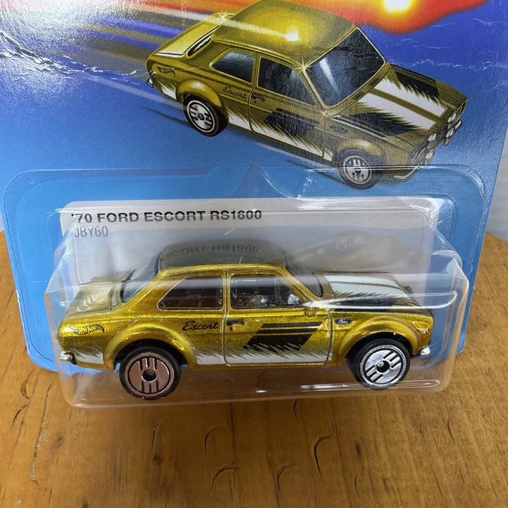 2024 Hot Wheels ULTRA HOTS 1/8 '70 FORD ESCORT RS1600 Gold Target Near‎ Mint
